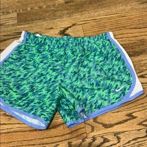 Nike Girls Running shorts size large Camo print